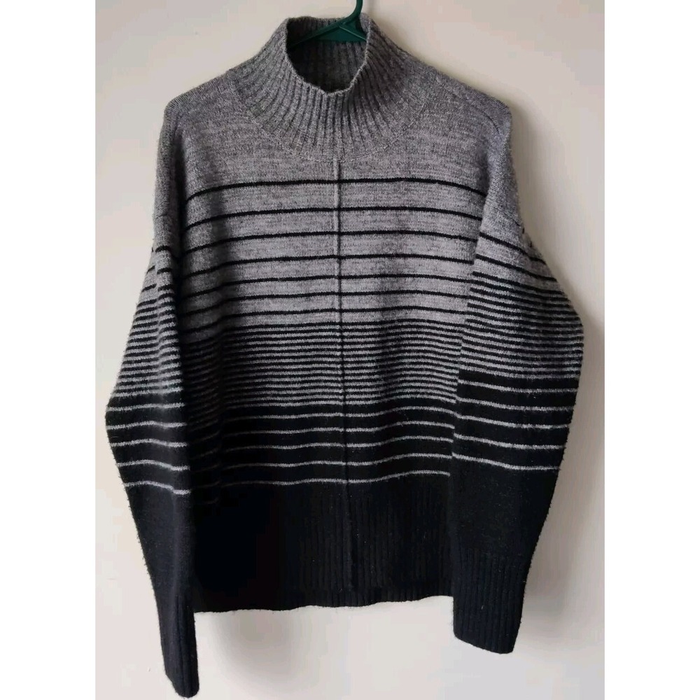 Simply Vera Vera Wang Women Sweater Black Gray Stripe Knit Long Sleeve Sz Small